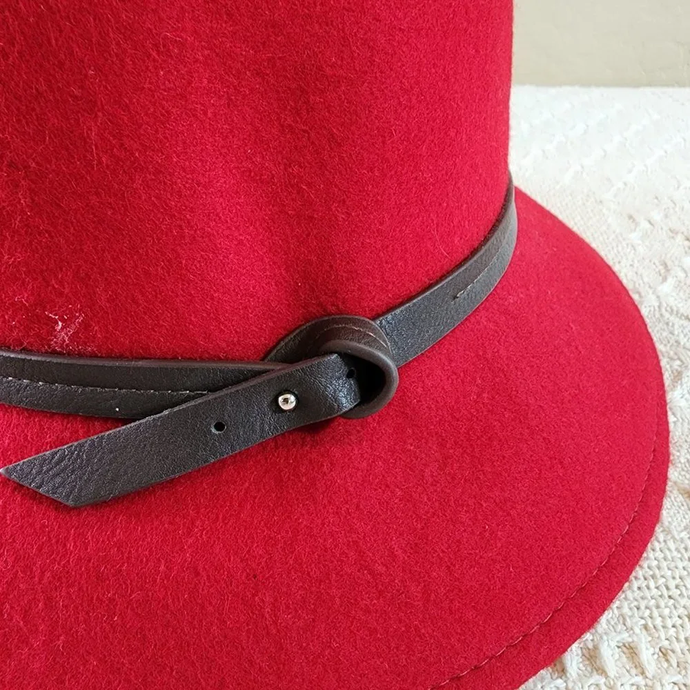 Brilliant Red 100% Wool Cloche Bell Hat Brown Faux Lether Trim Classic Classy